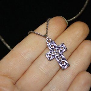 ✝️ Beautiful Silver Cross Necklace · 18” ·